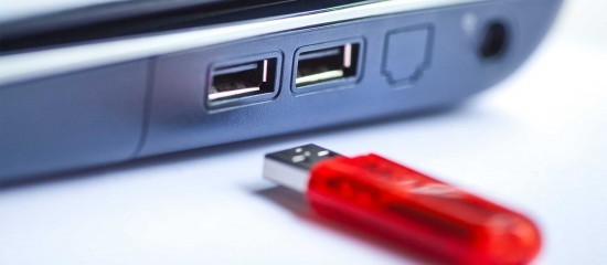 Clé USB non connectée : l’employeur peut-il librement la consulter ?